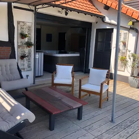 Piscine Jacuzzi Privatises Clos Valentin Vendégház