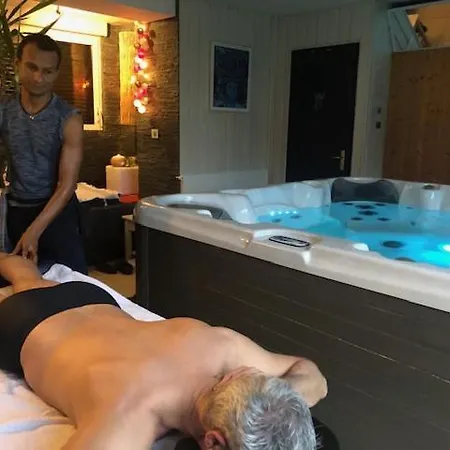 Piscine Jacuzzi Privatises Clos Valentin * Freulleville